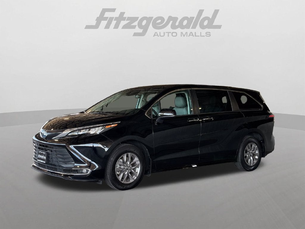 2024 Toyota Sienna XLE 8 Passenger