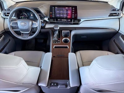 2024 Toyota Sienna XLE 8 Passenger