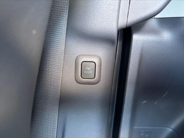2024 Toyota Sienna XLE 8 Passenger