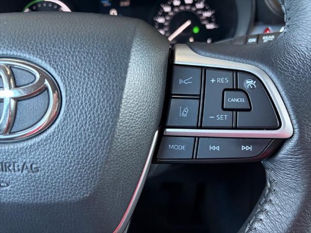 2024 Toyota Sienna XLE 8 Passenger