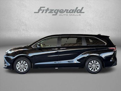 2024 Toyota Sienna XLE 8 Passenger