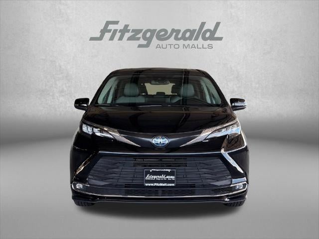 2024 Toyota Sienna XLE 8 Passenger
