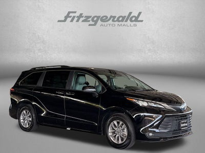 2025 Toyota Sienna XLE 8 Passenger