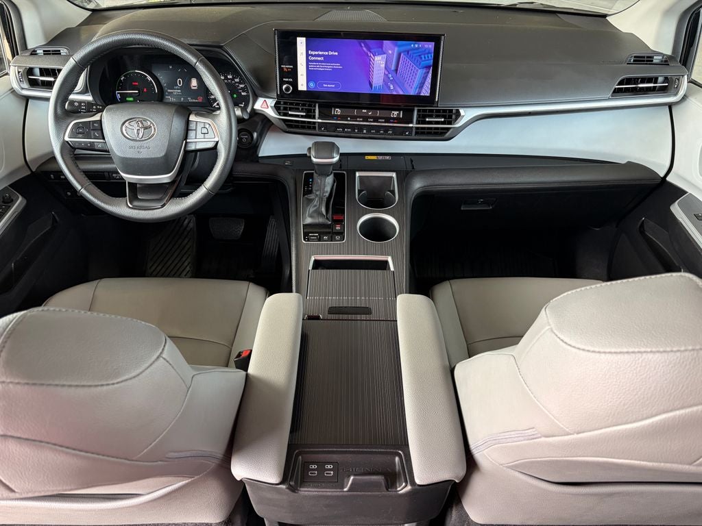 2025 Toyota Sienna XLE 8 Passenger