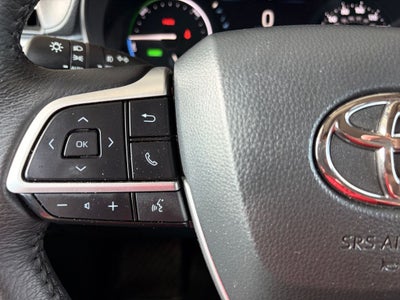 2025 Toyota Sienna XLE 8 Passenger