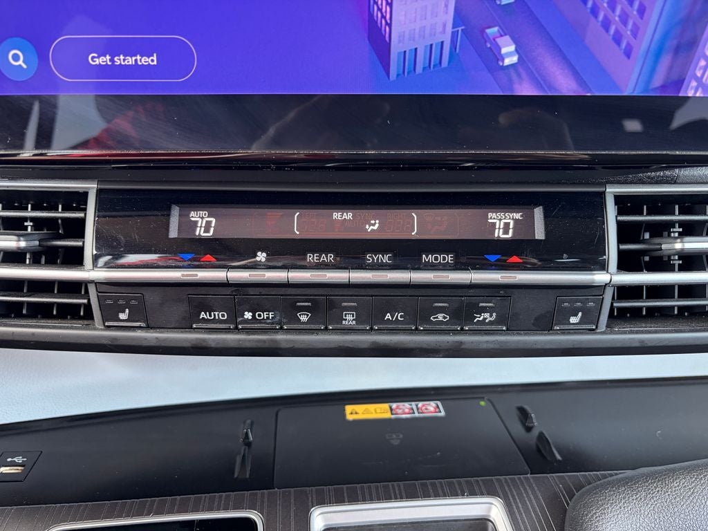 2025 Toyota Sienna XLE 8 Passenger