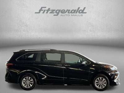 2025 Toyota Sienna XLE 8 Passenger