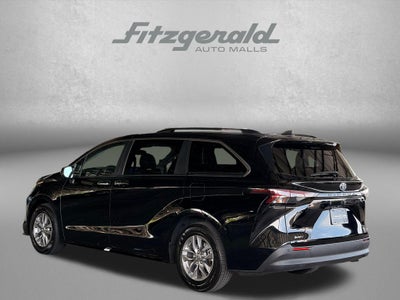 2025 Toyota Sienna XLE 8 Passenger