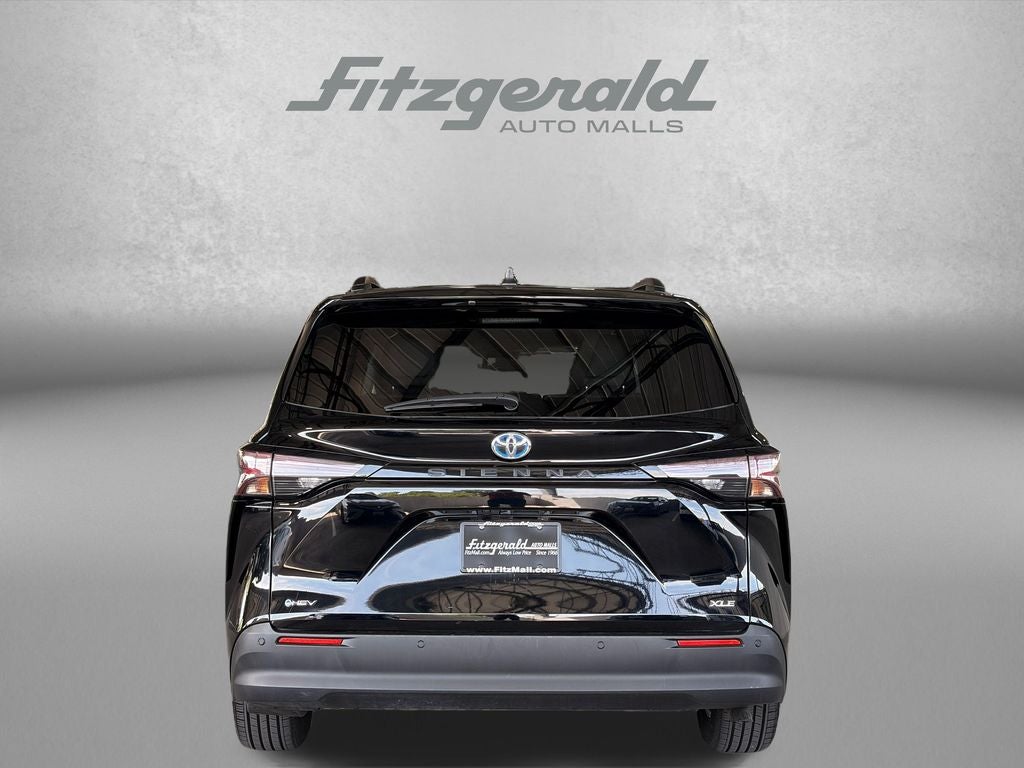 2025 Toyota Sienna XLE 8 Passenger