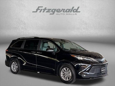 2025 Toyota Sienna XLE 8 Passenger