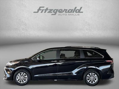 2025 Toyota Sienna XLE 8 Passenger