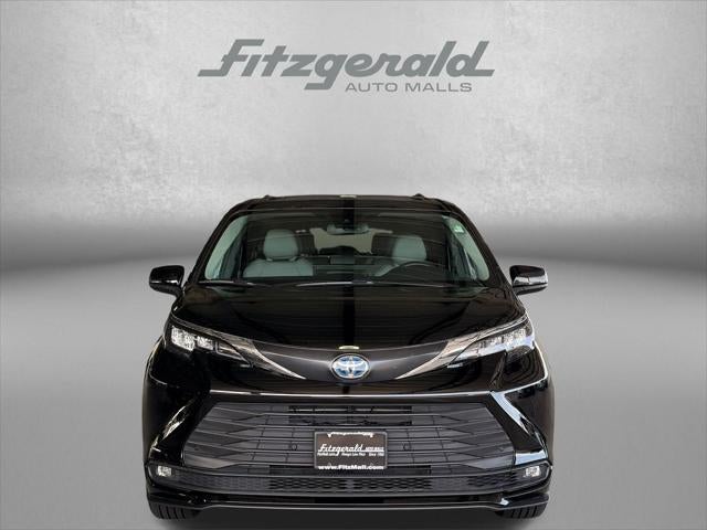2025 Toyota Sienna XLE 8 Passenger
