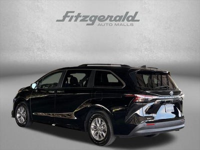 2025 Toyota Sienna XLE 8 Passenger