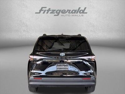 2025 Toyota Sienna XLE 8 Passenger