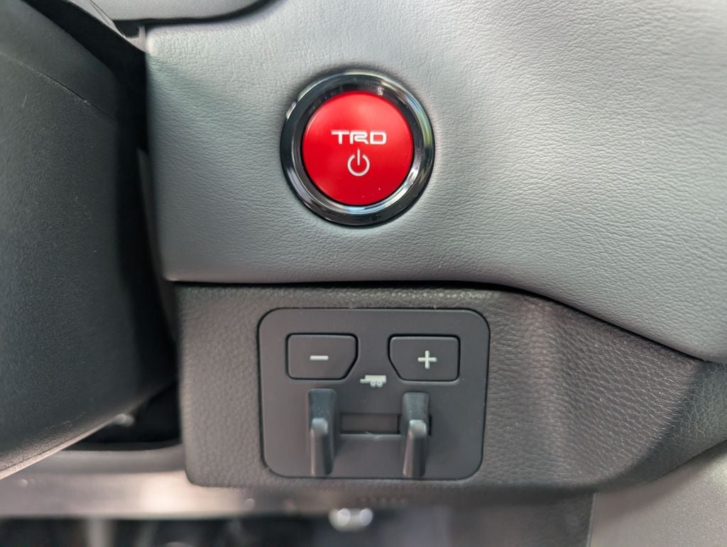 2026 Toyota Tundra i-FORCE MAX Platinum i-FORCE MAX