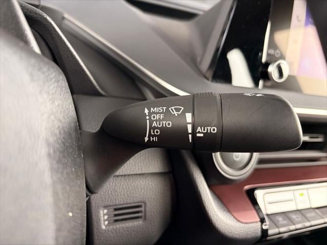 2024 Toyota Prius Prime SE
