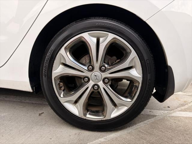 2013 Hyundai Elantra Base