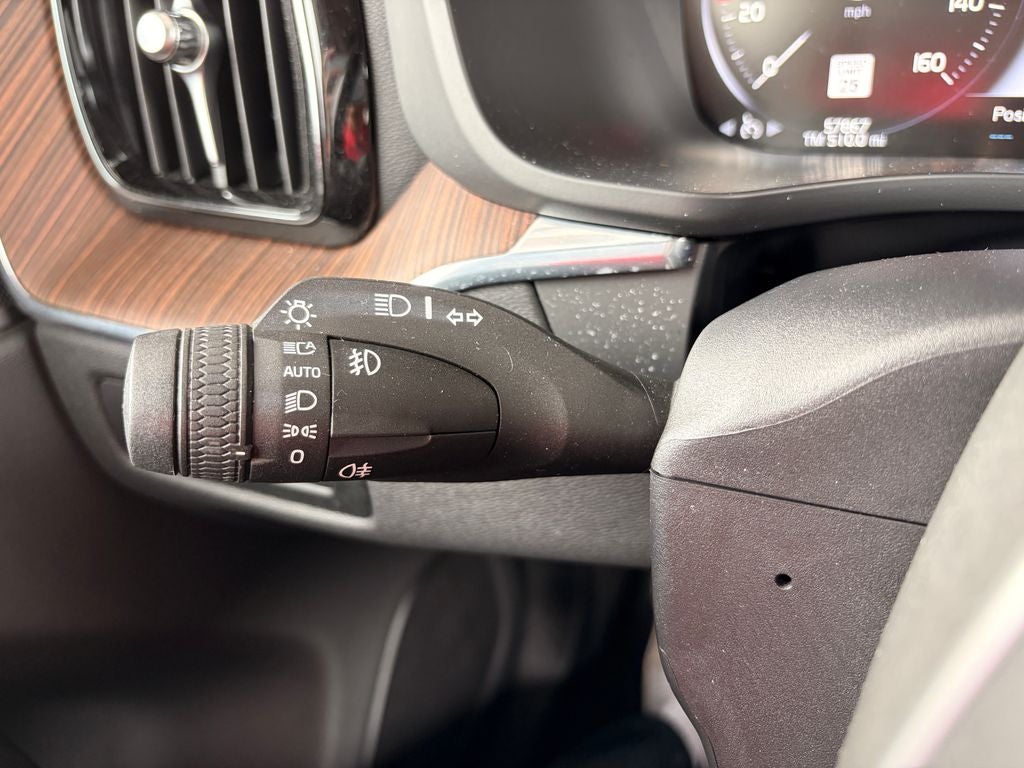 2021 Volvo XC60 T5 Momentum