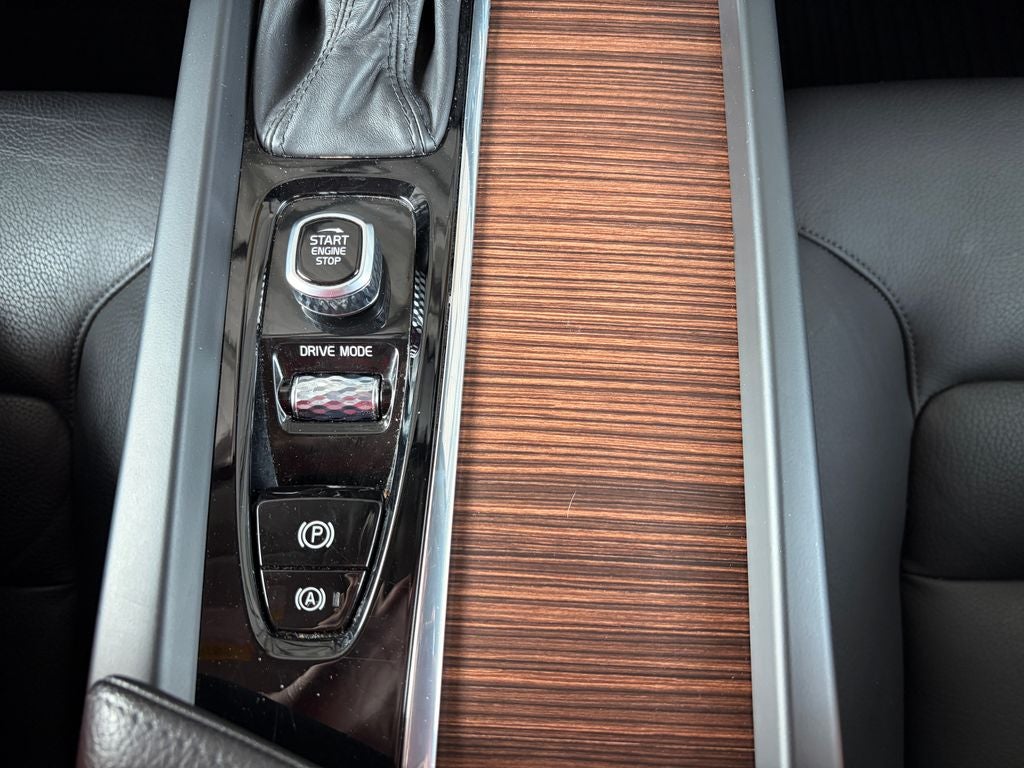 2021 Volvo XC60 T5 Momentum