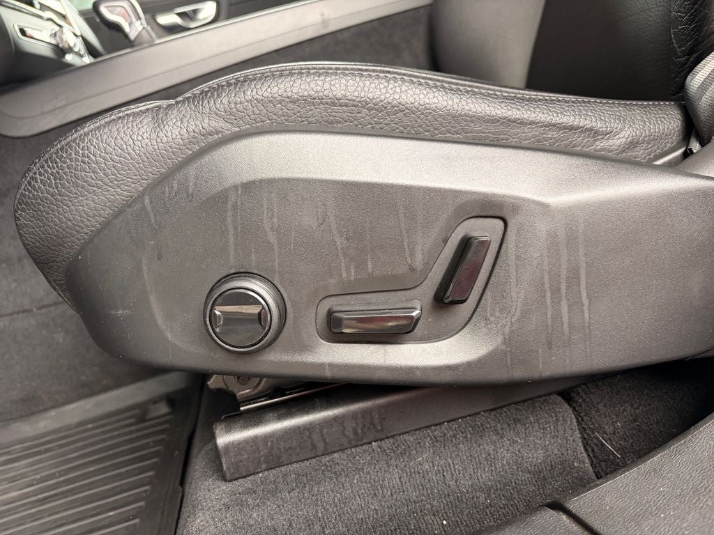 2021 Volvo XC60 T5 Momentum