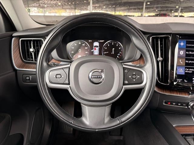 2021 Volvo XC60 T5 Momentum