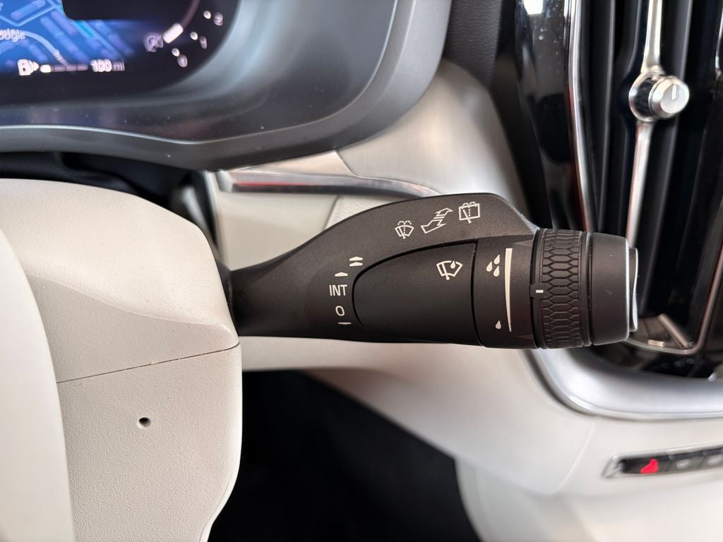 2023 Volvo XC60 B5 Core