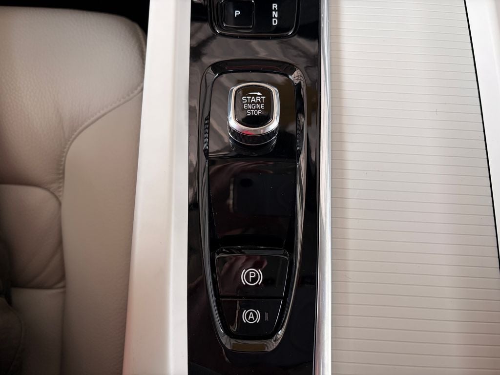 2023 Volvo XC60 B5 Core