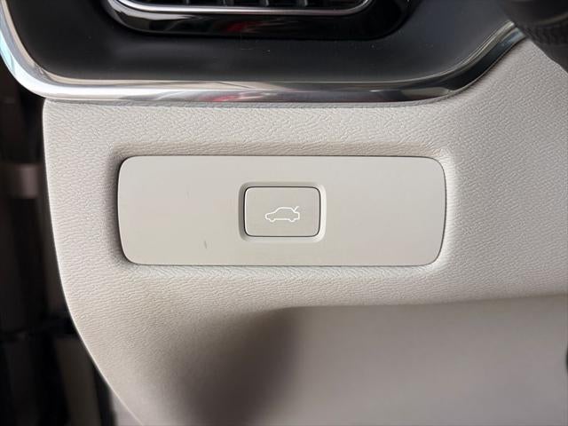 2023 Volvo XC60 B5 Core