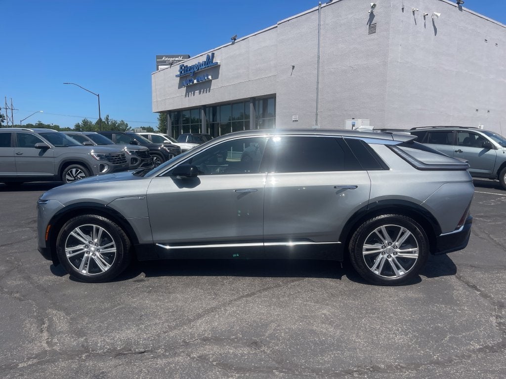 2024 Cadillac LYRIQ Tech