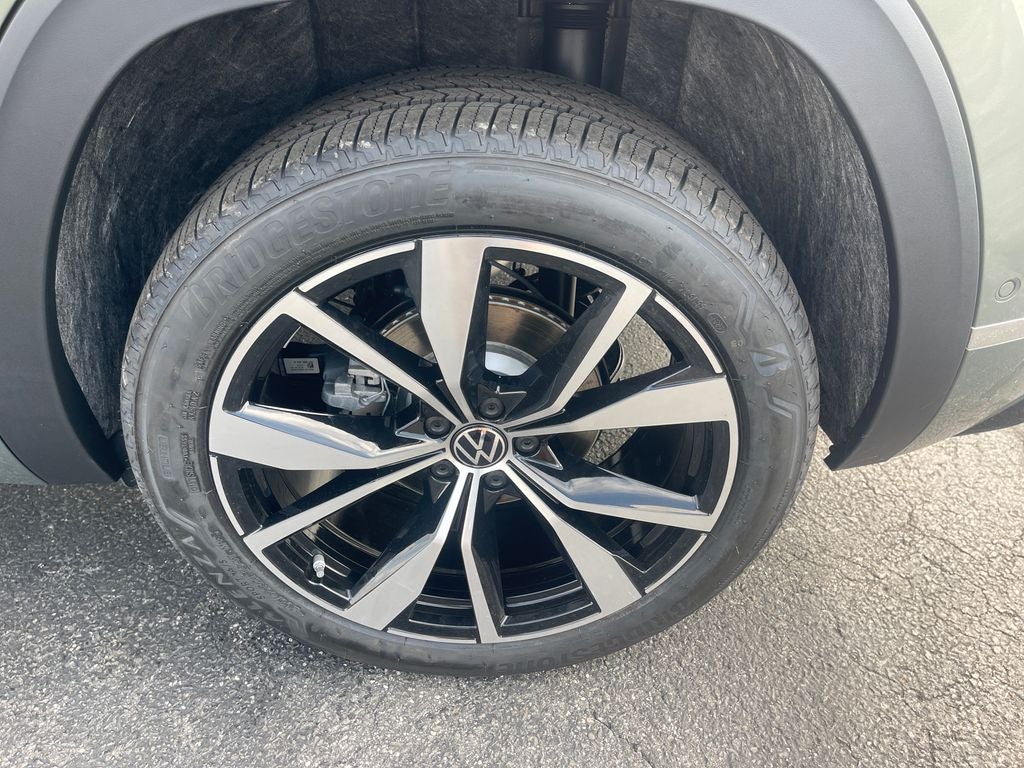 2026 Volkswagen Atlas Cross Sport 2.0T SEL Premium R-Line