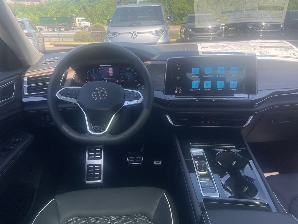 2026 Volkswagen Atlas 2.0T SEL Premium R-Line