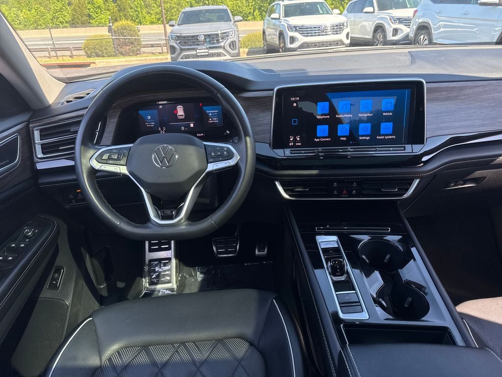 2024 Volkswagen Atlas 2.0T SEL Premium R-Line