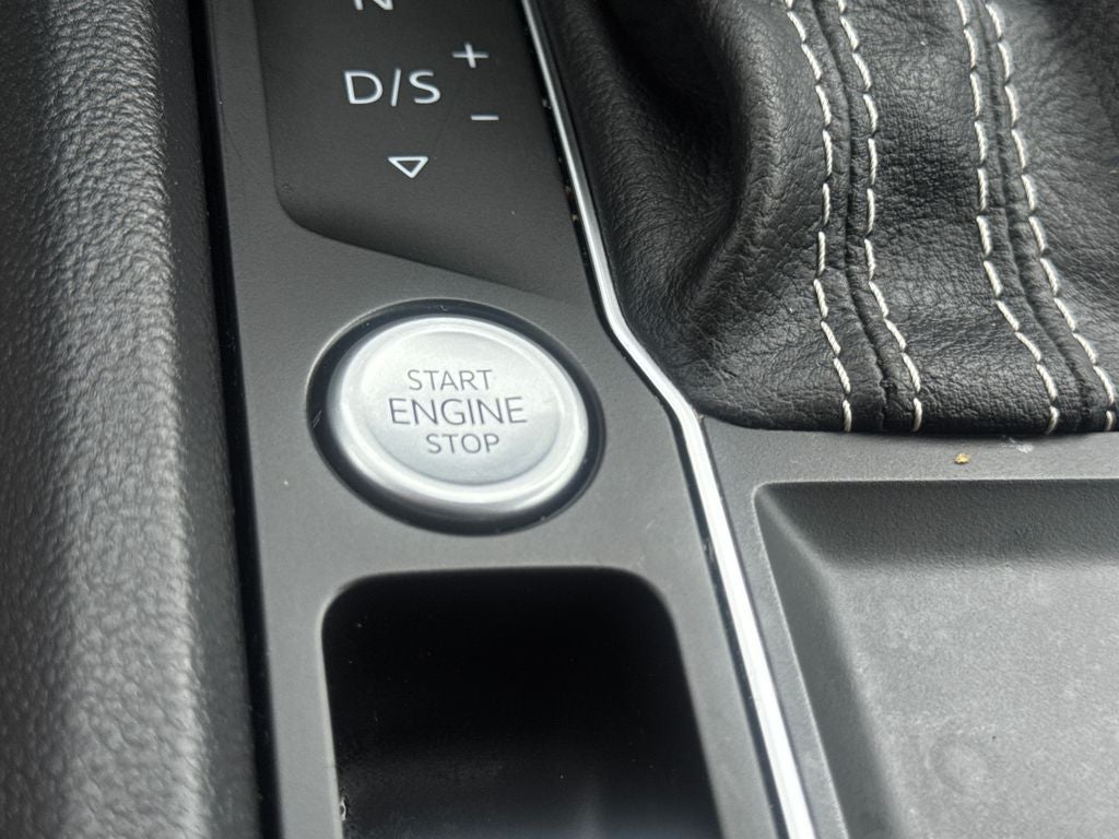 2021 Volkswagen Atlas 3.6L V6 SE w/Technology R-Line