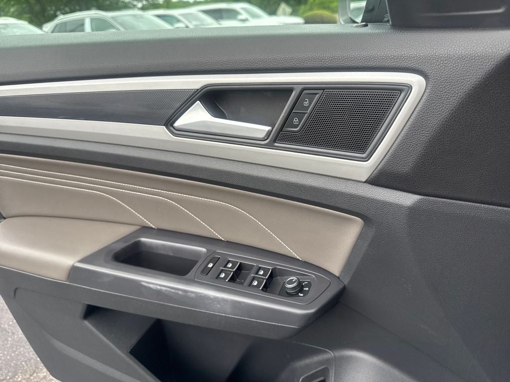 2021 Volkswagen Atlas 3.6L V6 SE w/Technology R-Line