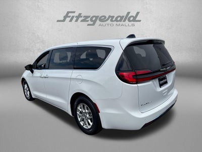 2024 Chrysler Pacifica Touring