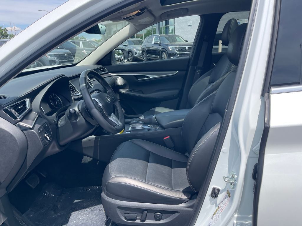 2023 INFINITI QX50 LUXE