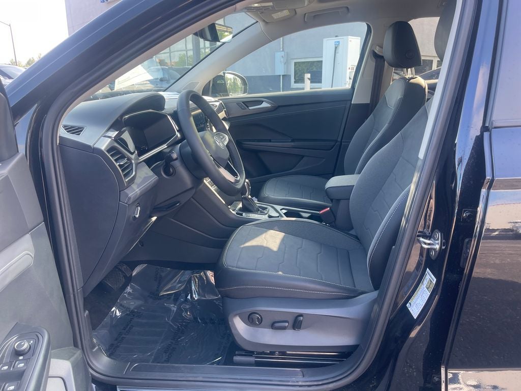 2026 Volkswagen Taos 1.5T SE Black