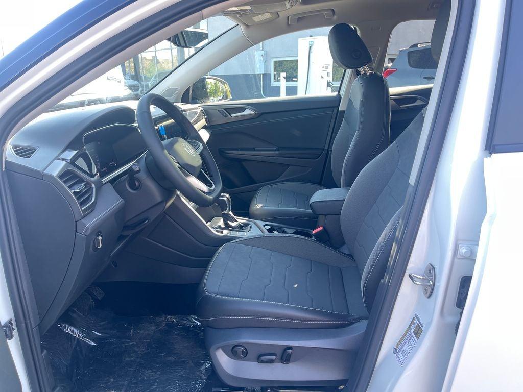 2026 Volkswagen Taos 1.5T SE Black