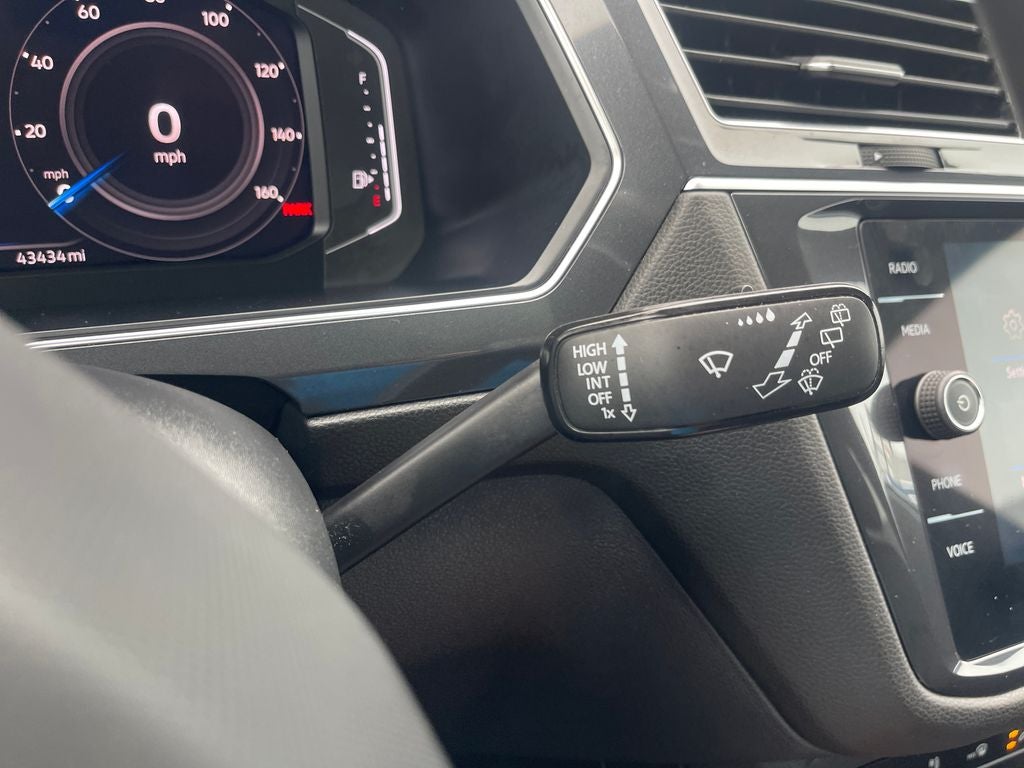 2023 Volkswagen Tiguan 2.0T SEL R-Line