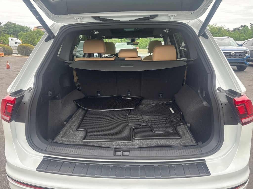 2024 Volkswagen Tiguan 2.0T SE R-Line Black