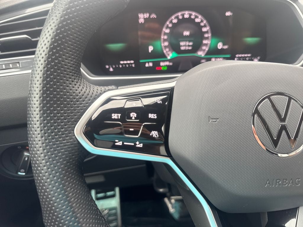 2024 Volkswagen Tiguan 2.0T SE R-Line Black
