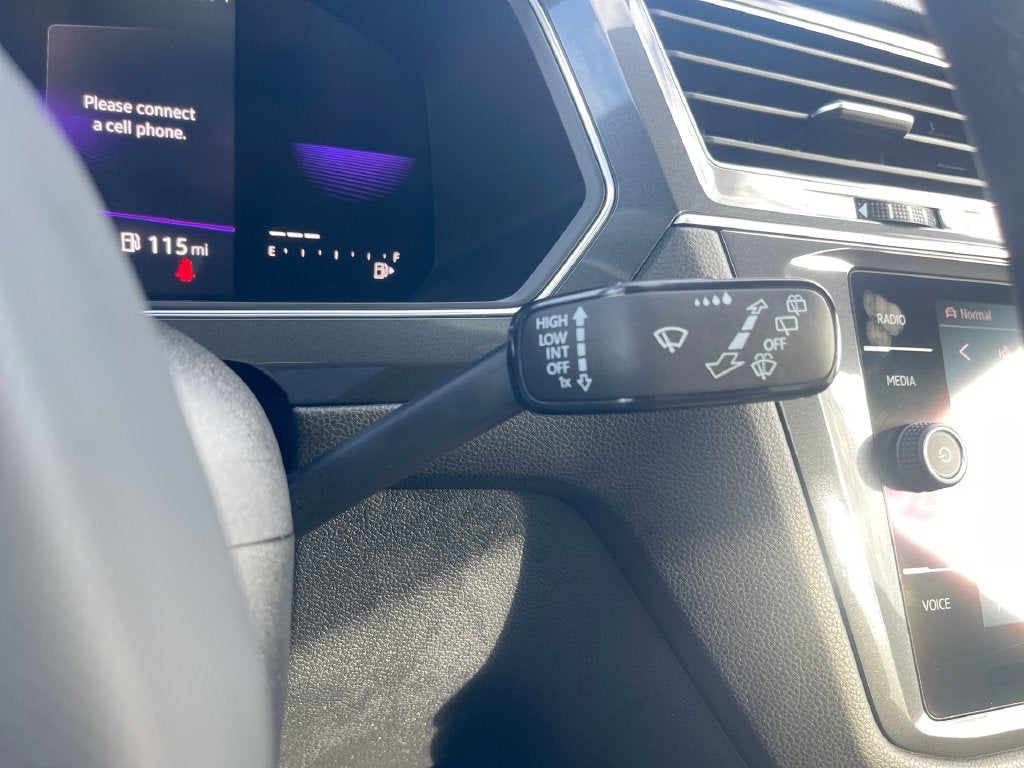 2022 Volkswagen Tiguan 2.0T SE R-Line Black
