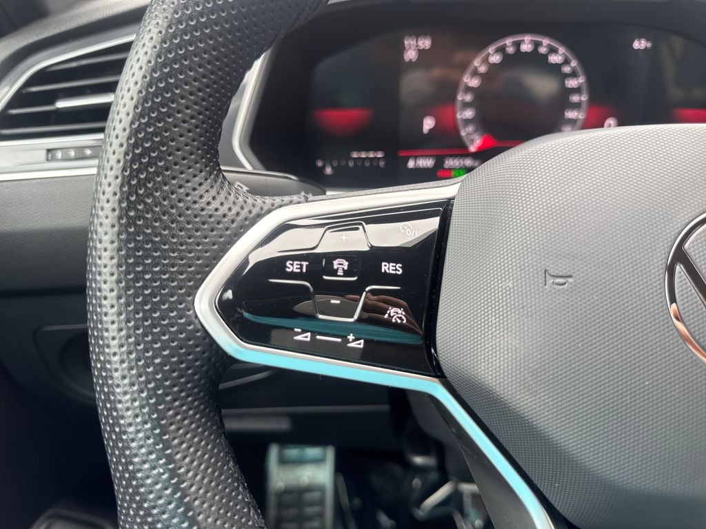 2024 Volkswagen Tiguan 2.0T SE R-Line Black