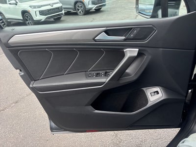 2024 Volkswagen Tiguan 2.0T SE R-Line Black