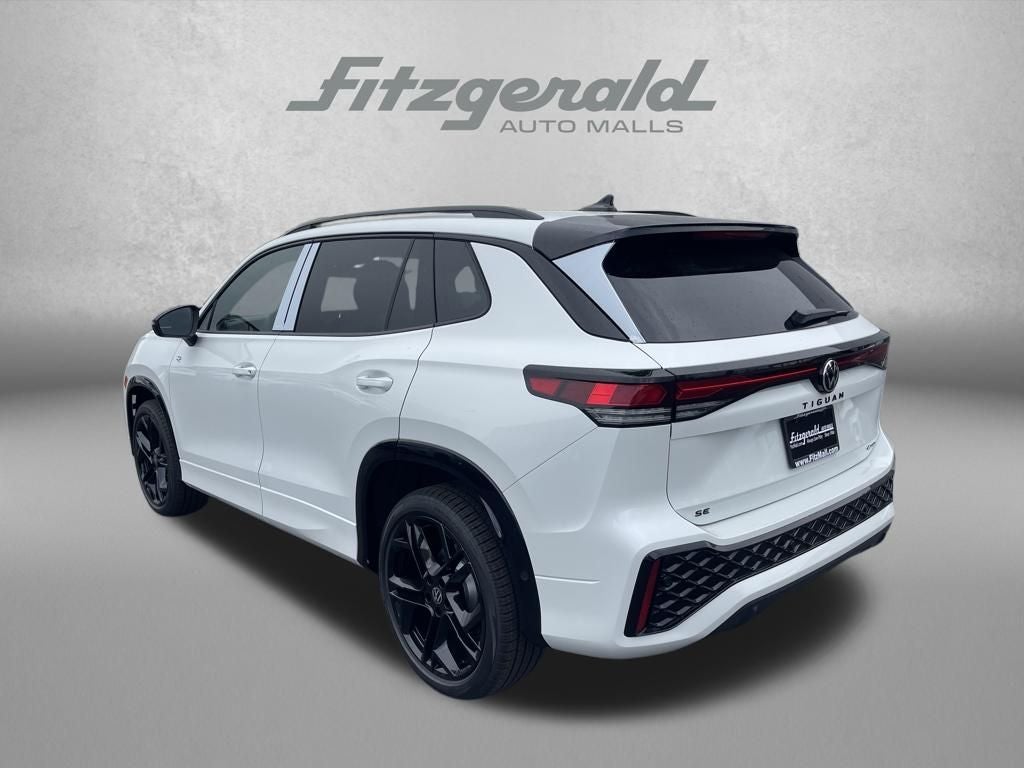 2026 Volkswagen Tiguan 2.0T SE R-Line Black