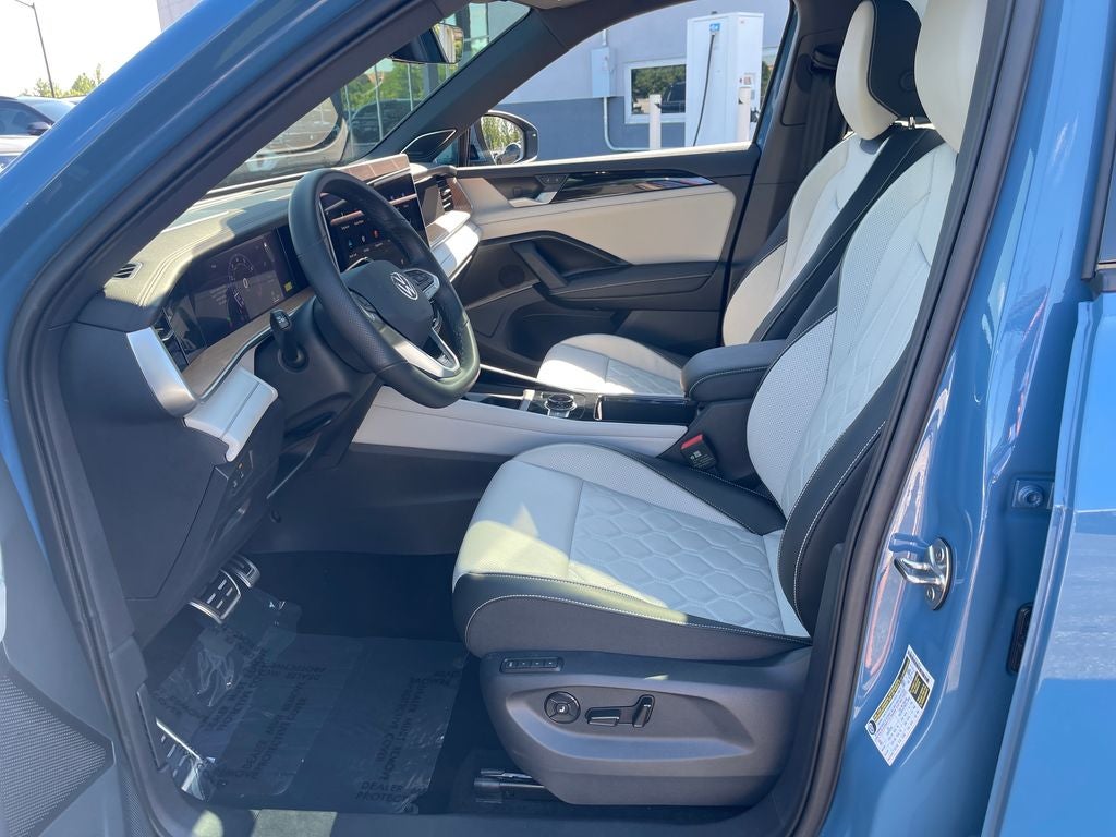 2025 Volkswagen Tiguan 2.0T SEL R-Line