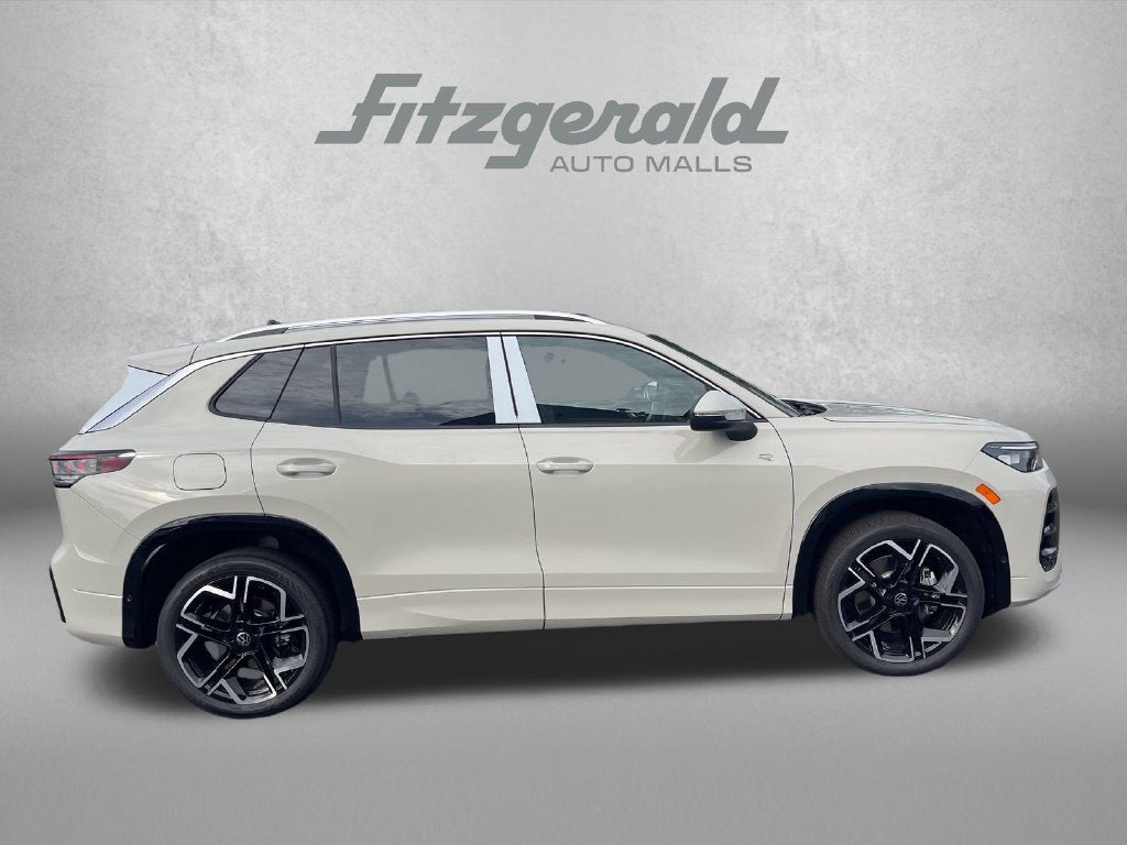 2026 Volkswagen Tiguan 2.0T SEL R-Line
