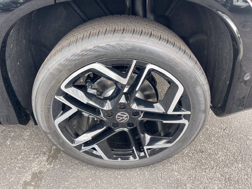 2026 Volkswagen Tiguan 2.0T SEL R-Line
