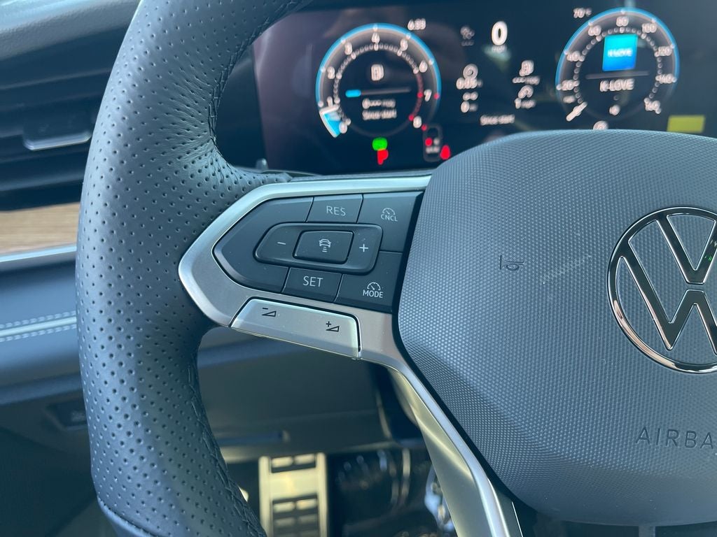 2026 Volkswagen Tiguan 2.0T SEL R-Line Turbo