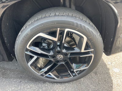 2026 Volkswagen Tiguan 2.0T SEL R-Line